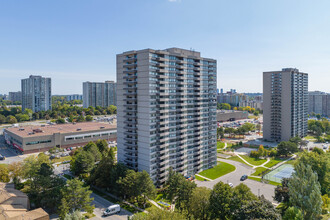 3131 Bridletowne Cir in Toronto, ON - Building Photo - Building Photo