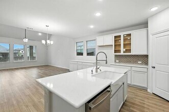 2810 Grand Lookout Ln in Arlington, TX - Building Photo - Building Photo