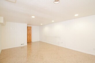 1705 Fairacres Drive, Unit Lower Unit in Greeley, CO - Foto de edificio - Building Photo