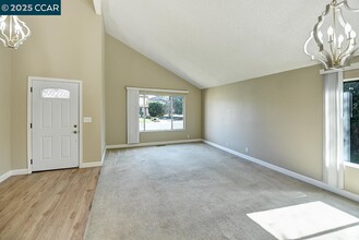 498 Santander Dr in San Ramon, CA - Building Photo - Building Photo