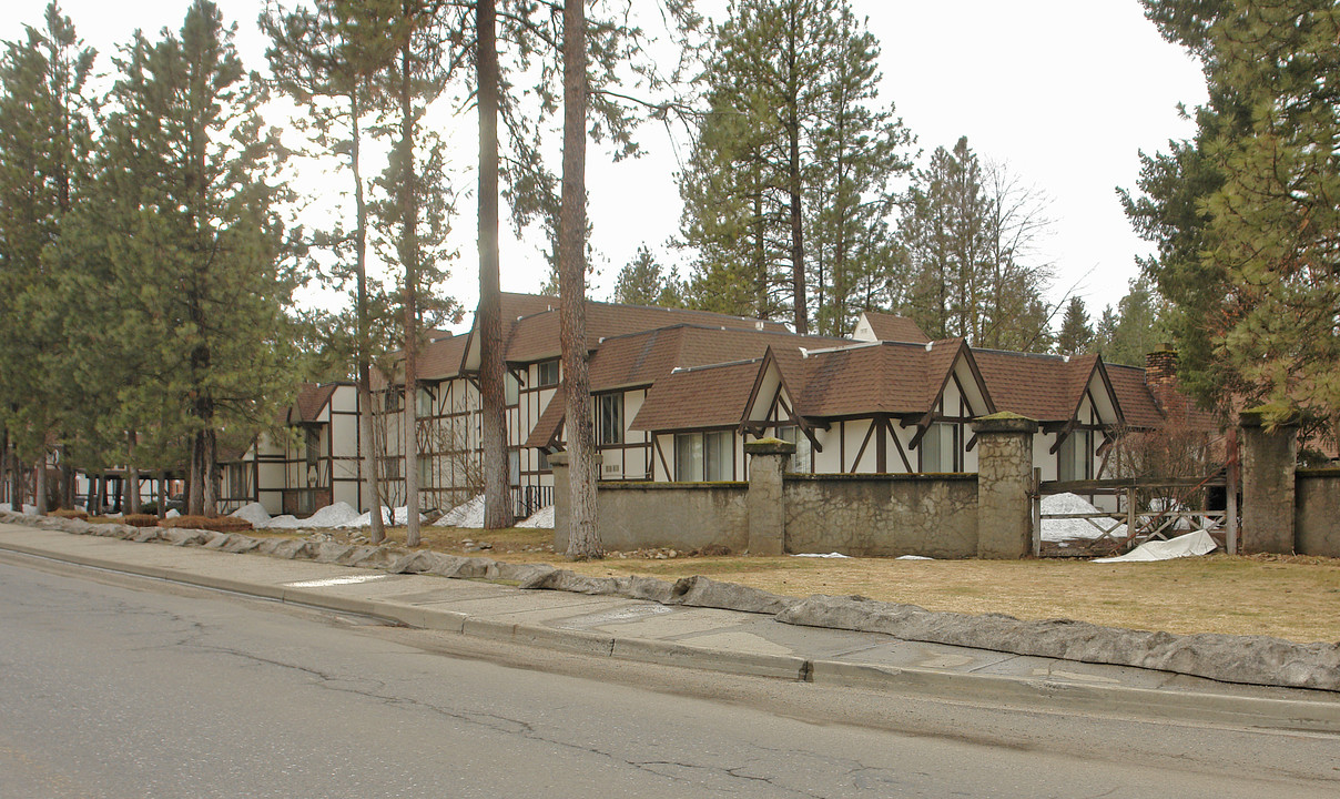 Woodhaven Apartments in Spokane, WA - Building Photo