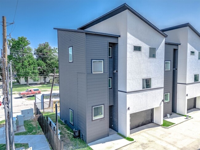 3201 St Emanuel St in Houston, TX - Building Photo - Building Photo