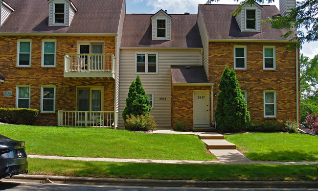 property at 2933 Cimarron Trl
