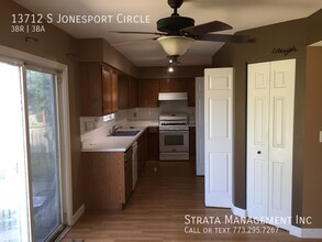 13712 S Jonesport Cir in Plainfield, IL - Building Photo - Building Photo