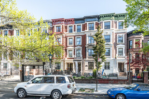 723 Eastern Pky in Brooklyn, NY - Building Photo