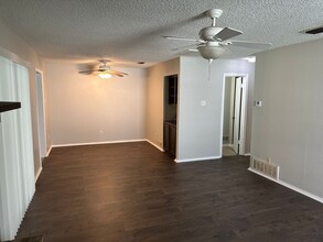 3031 Medina St in Irving, TX - Building Photo - Building Photo