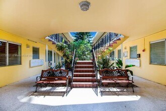 65 Washington Ave, Unit 2-03 in Miami Beach, FL - Building Photo - Building Photo