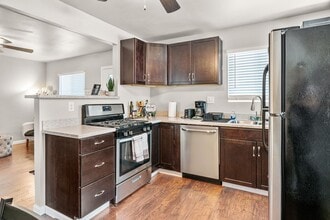 1206 Guill St in Chico, CA - Building Photo - Building Photo