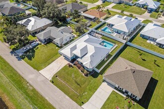 4609 SW Pearl St in Port St. Lucie, FL - Building Photo - Building Photo