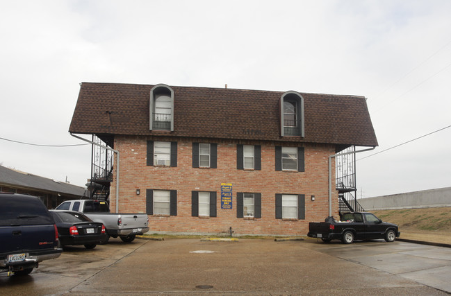 101 Rosebud St in Metairie, LA - Building Photo - Building Photo