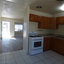 7066 Forest Vista St in Las Vegas, NV - Building Photo - Building Photo