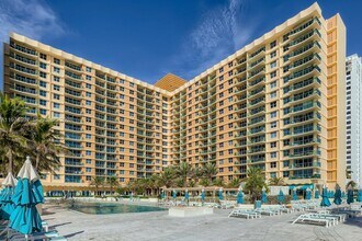 2501 S Ocean Dr, Unit 715 in Hollywood, FL - Foto de edificio - Building Photo
