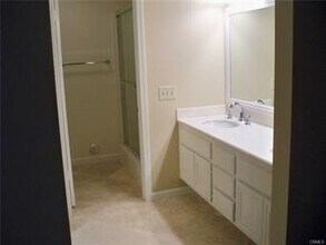 126 Oxford in Irvine, CA - Building Photo - Building Photo