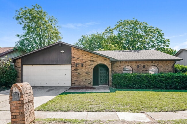 7609 Xavier Dr