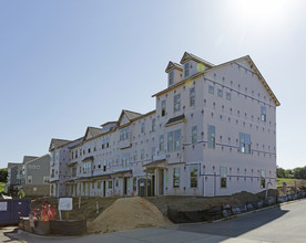 Hadley Park at Arrowood Station in Charlotte, NC - Foto de edificio - Building Photo