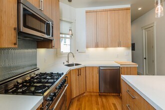 972 Dolores St in San Francisco, CA - Building Photo - Building Photo