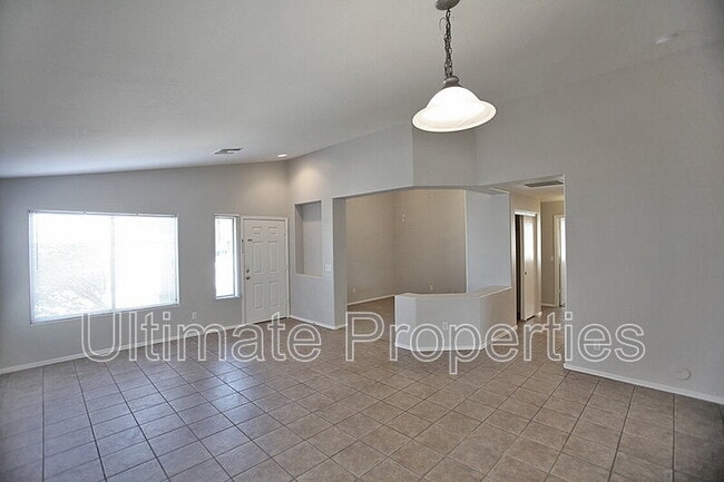 25873 W Hilton Ave in Buckeye, AZ - Building Photo - Building Photo