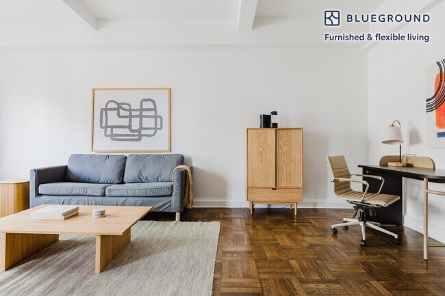 300 E 57th St in New York, NY - Building Photo - Building Photo