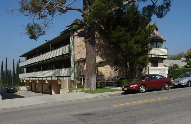 Commerce Apartments 2 in Tujunga, CA - Foto de edificio - Building Photo