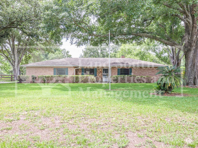 property at 2190 Belaire Dr