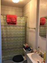 141 E 20th Ave, Unit 2 in Munhall, PA - Foto de edificio - Building Photo