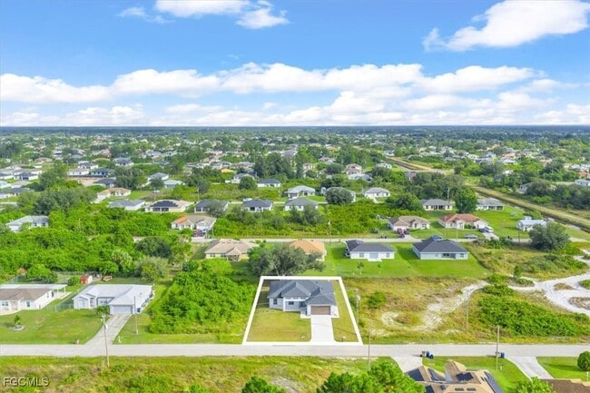 3708 27th St SW in Lehigh Acres, FL - Building Photo - Building Photo