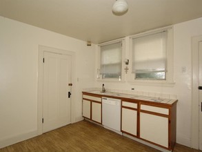 2602 Montana Ave in Cincinnati, OH - Building Photo - Interior Photo