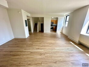 323 W 96th St in New York, NY - Building Photo - Building Photo