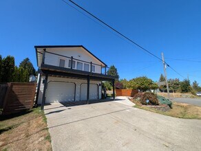 2212 Spring SE in Port Orchard, WA - Building Photo - Building Photo