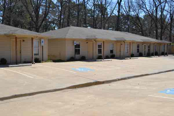 2151 Hamilton St in Jacksonville, AR - Building Photo