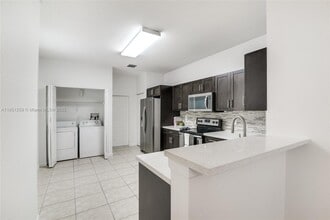 3844 Tree Top Dr in Weston, FL - Building Photo - Building Photo