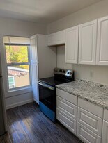 232 Pequoig Ave in Athol, MA - Building Photo