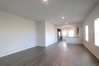 2091 Olivia Dr in New Braunfels, TX - Foto de edificio - Building Photo