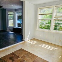 1202 E Main St in Urbana, IL - Building Photo