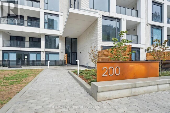 200 Keewatin Ave in Toronto, ON - Building Photo - Building Photo