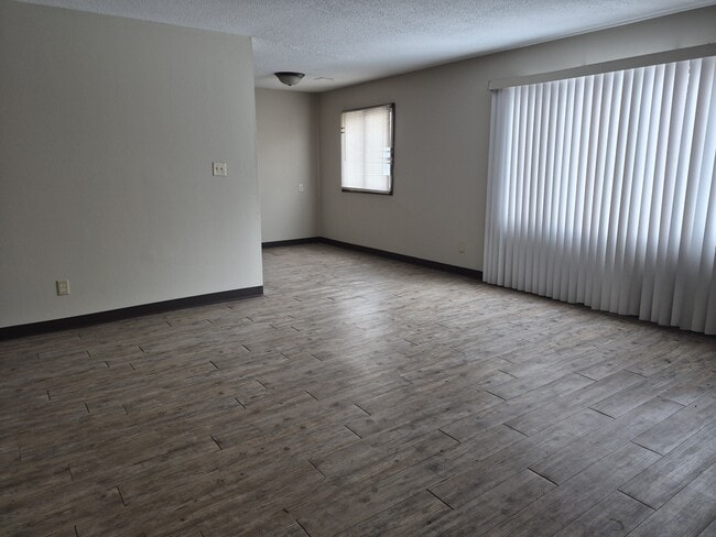 1611 Center Point Rd NE