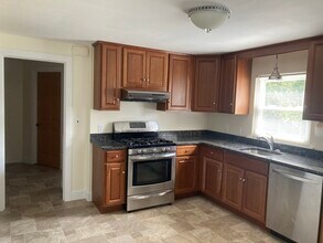 15 Willard St in Waltham, MA - Building Photo - Building Photo