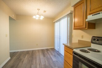 221 Peppertree Ln in Painesville, OH - Building Photo - Building Photo