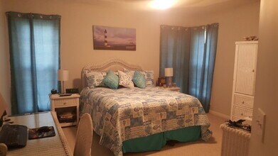6205 Ambleside Dr in Wilmington, NC - Building Photo - Building Photo