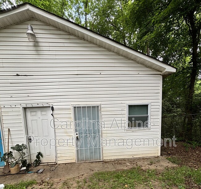 property at 2512 Finchley Dr
