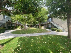 Woodruff Village in Downey, CA - Foto de edificio - Building Photo