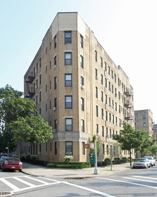 2425 Kings Hwy in Brooklyn, NY - Building Photo - Building Photo