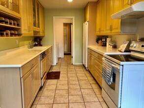4711 Calle Reina in Santa Barbara, CA - Building Photo - Building Photo