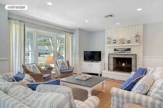 5 Penny's Path in Shelter Island, NY - Building Photo - Building Photo