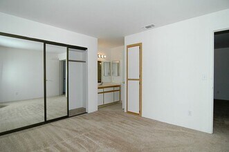 Gunn Road Commons in Carmichael, CA - Foto de edificio - Building Photo