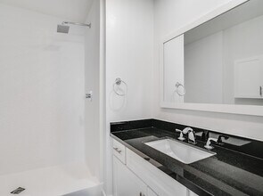 1309 Amherst Ave in Los Angeles, CA - Foto de edificio - Building Photo