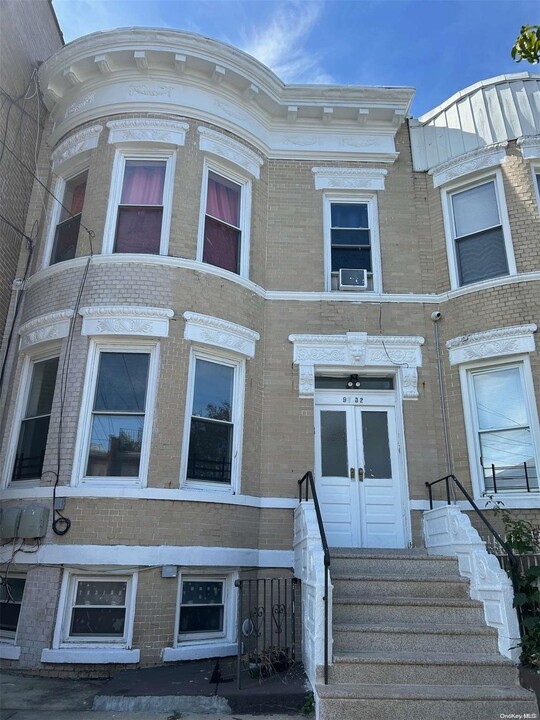 97-32 85th St in Queens, NY - Foto de edificio