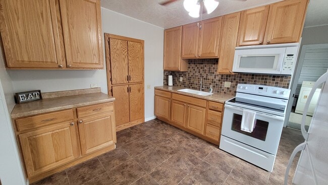 409 N St in Neligh, NE - Building Photo - Building Photo