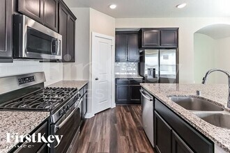 12319 Summerbrook Dr in Houston, TX - Building Photo - Building Photo