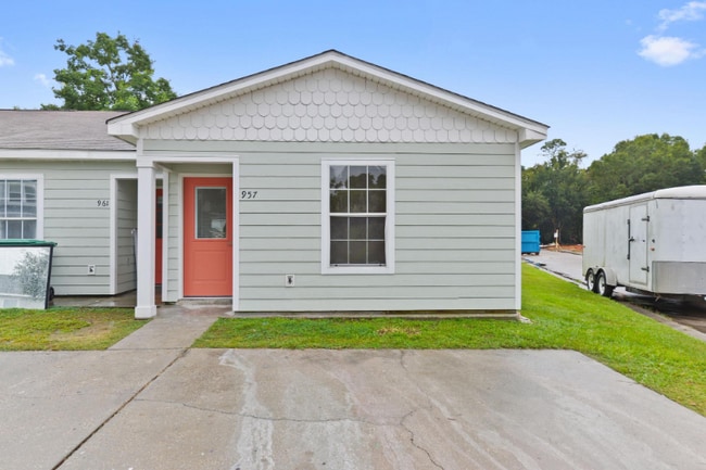 property at 957 Middle Ln